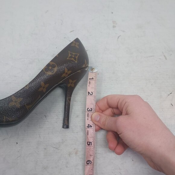 Louis Vuitton Brown LV Monogram Louise Pump - Picture 12 of 12